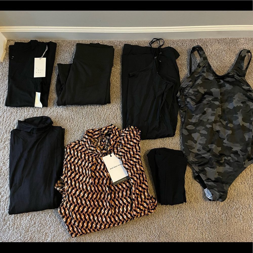 NWT & NWOT Women’s Size S Clothing Lot